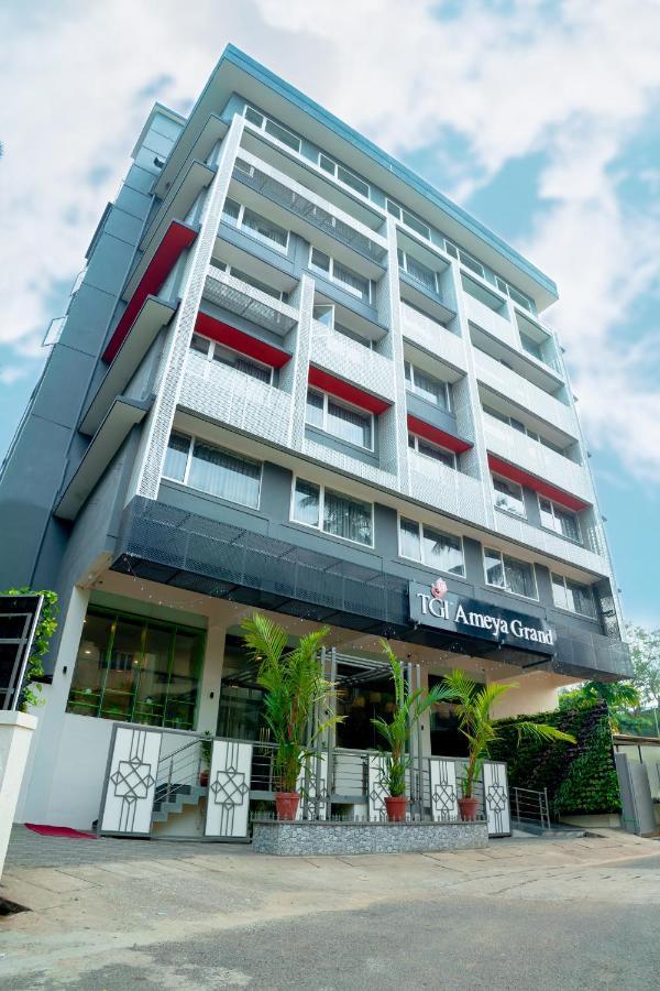 Hotel TGI Ameya Grand Panaji Exterior foto